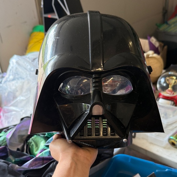 Star Wars Black Darth Vader Helmet - Picture 1 of 2